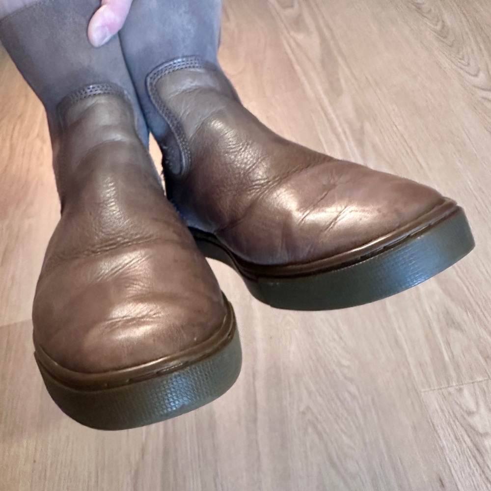 FRYE Gemma Short Shearling Leather and Suede Taupe Grey Brown Boots 8 - Picture 16 of 16